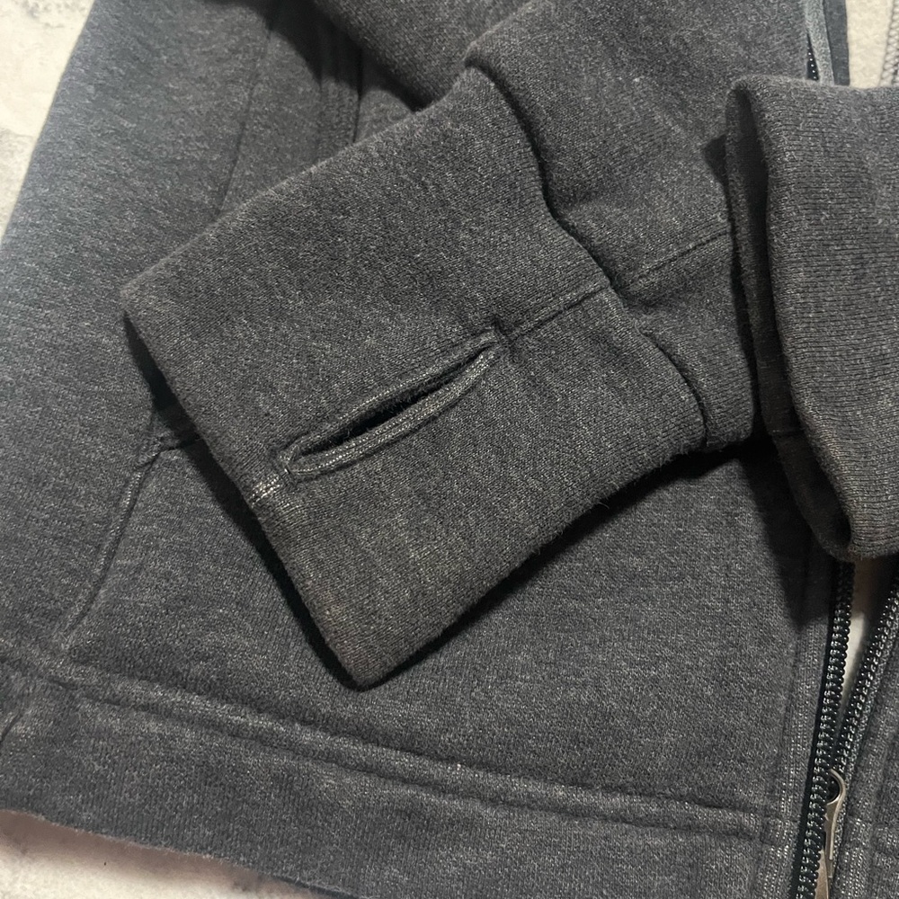 Puma workout jacket - Picture 2 of 4